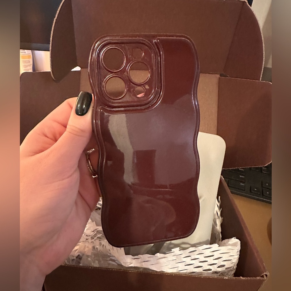 Rhode Dual Phone Case Set - Burgundy and Gray - Picture 2 of 3